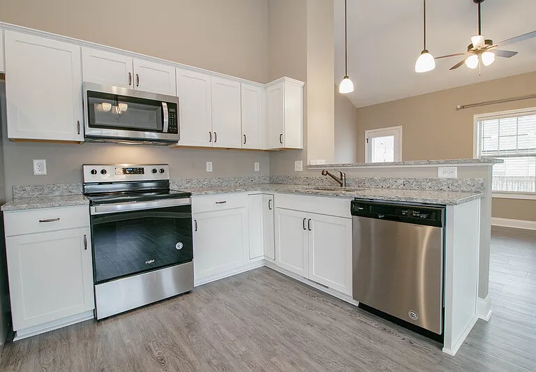 180 Dundee Dr — Photo 12