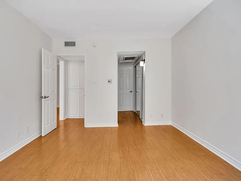 432 N Palm Dr — Photo 13