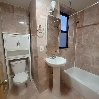 Rented by Oxford Property Group | media 12