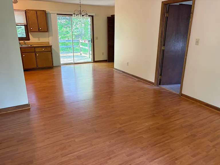 2317 Hillford Dr — Photo 6
