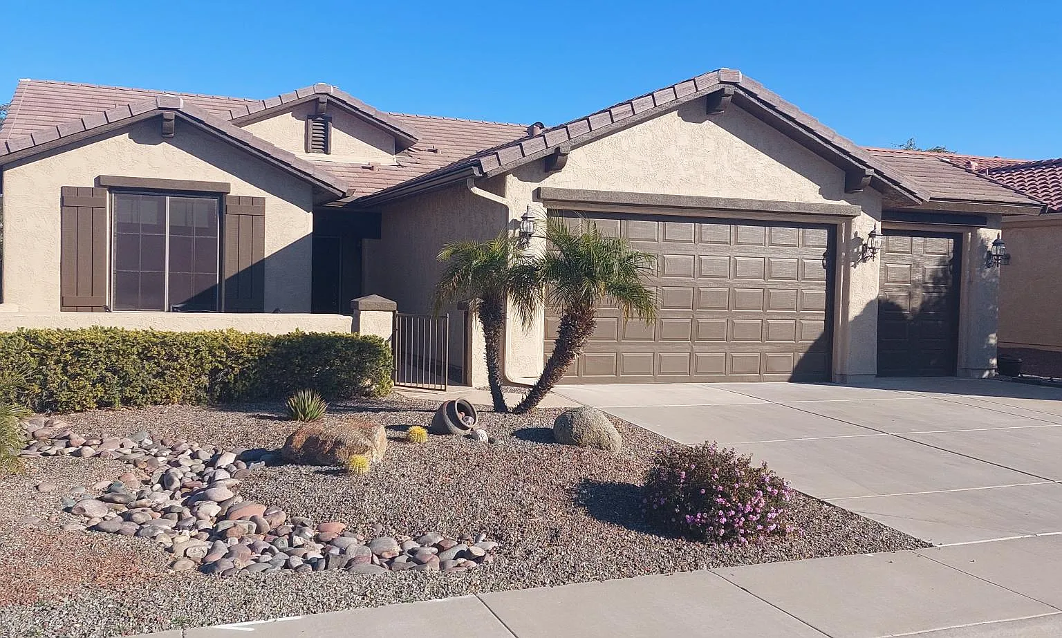 3 bed, 1612 sqft, $2,400 — Photo 1
