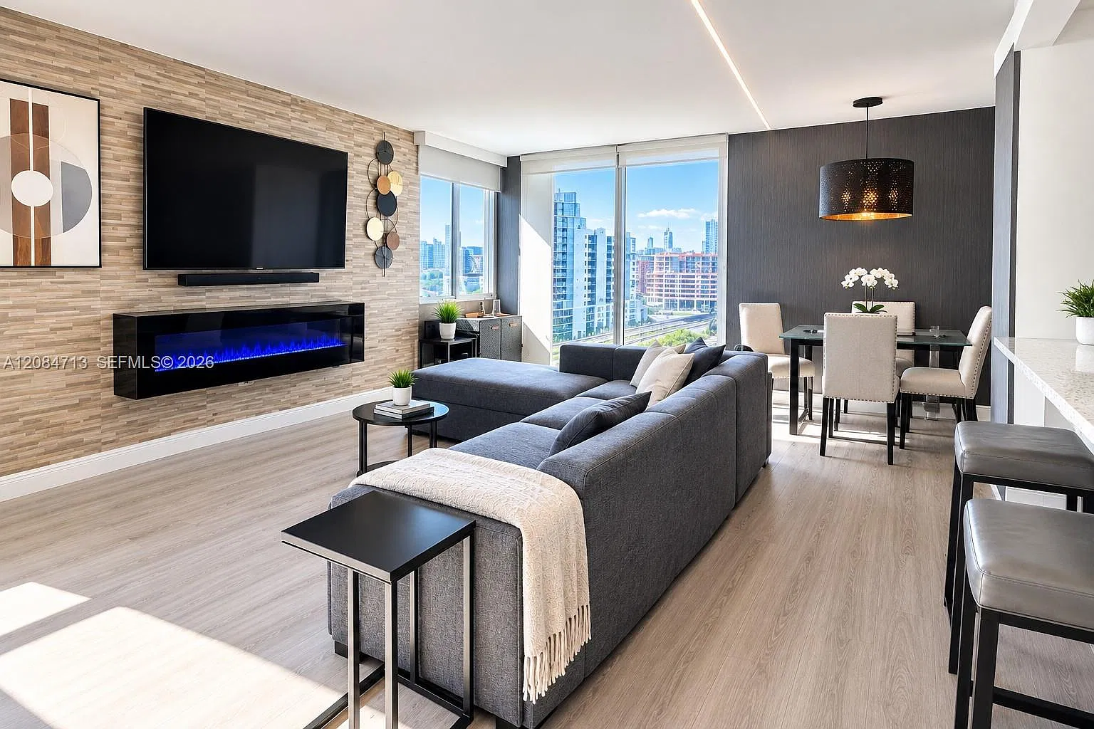 Madison Downtown Condo — Photo 1