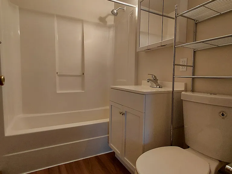 7328 Buffalo Ave #12 — Photo 5