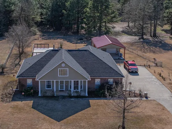 831 B K Pickering Dr, Texarkana, TX 75501