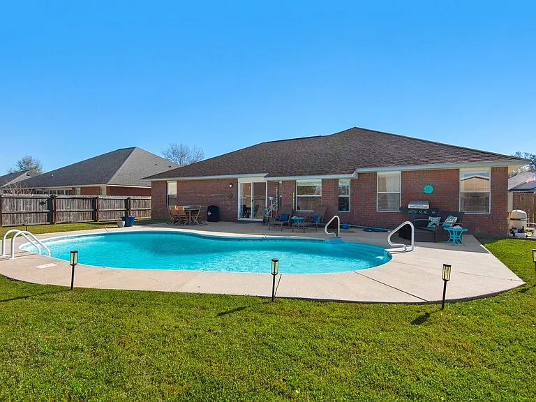 6165 Winchester Cir — Photo 35