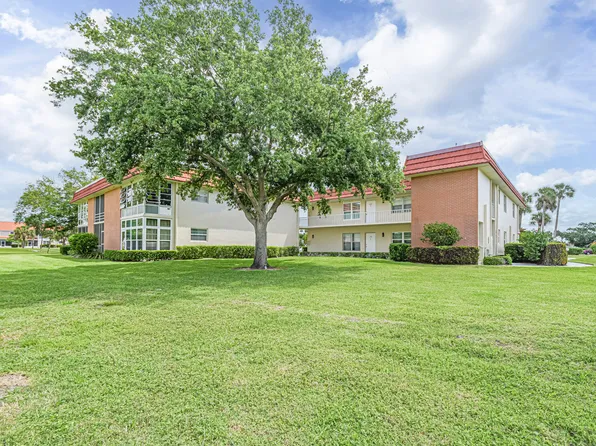4 Vista Palm Lane #105, Vero Beach, FL 32962