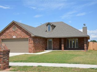 2416 Thornberry Ln, Yukon, OK 73099