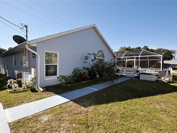 4th image of 1415 Saxon Blvd