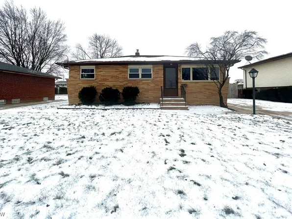 14831 Greystone Dr, Brookpark, OH 44142