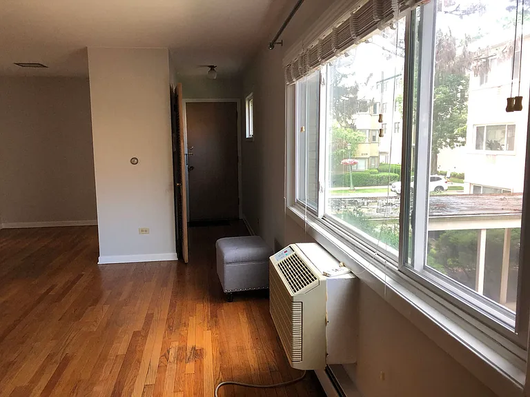 1116 Greenleaf Ave #1G — Photo 3