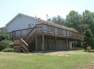 329 Club House Dr, Moneta, VA 24121