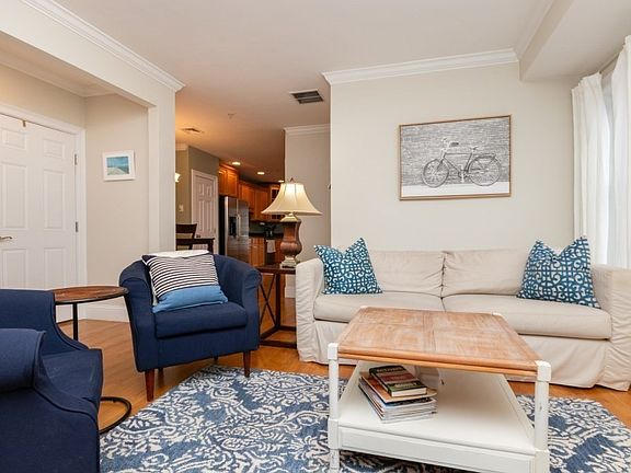 5th image of 30 Parker St #30