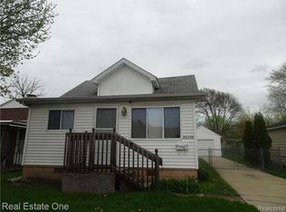 26228 Clancy St, Roseville, MI