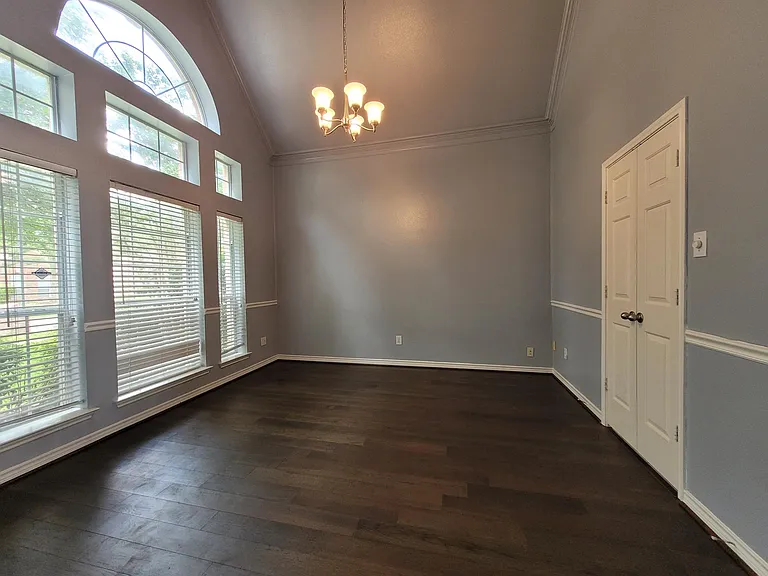 2632 Shadow Hill Ln — Photo 6