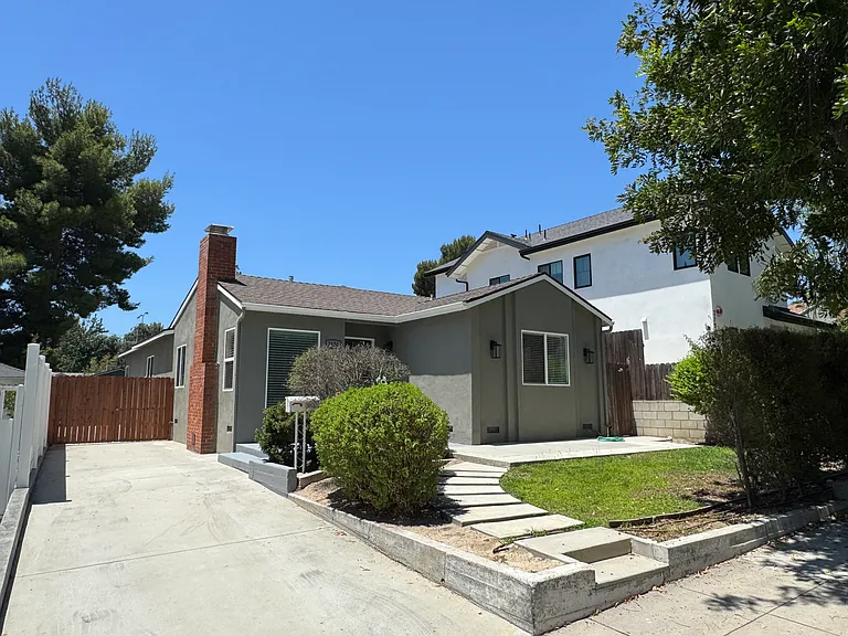 2150 Crescent Ave — Photo 1