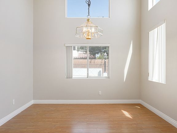5th image of 8062 Yellow Daisy Ave