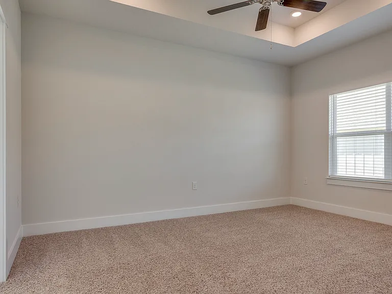 5733 Danbury Blvd — Photo 9