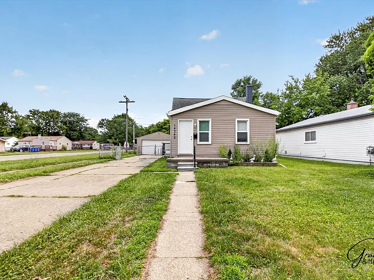 14340 Hendricks Ave — Photo 1