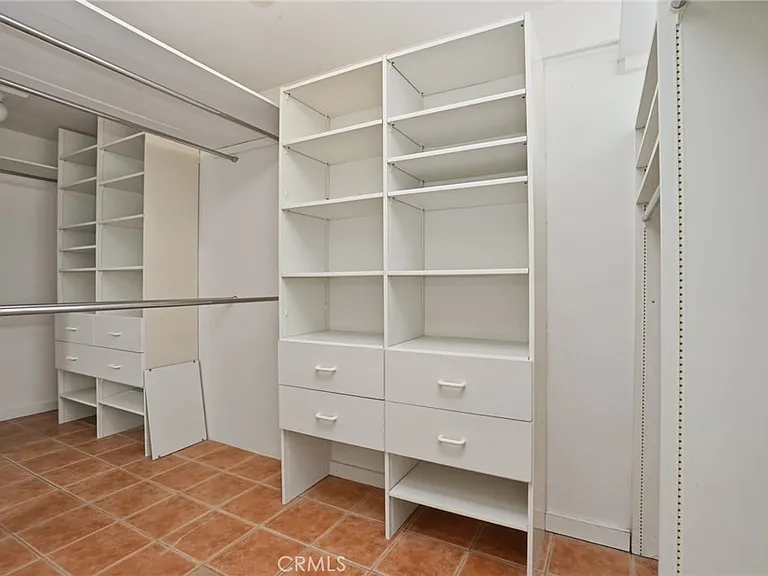 16682 Oakhurst Cir — Photo 46