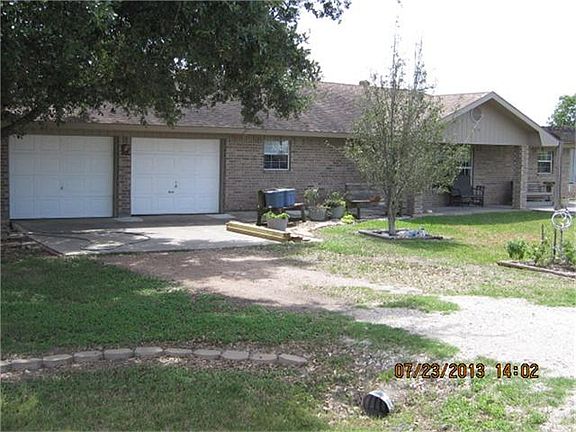 ATTACHED GARAGE ON LEFT SIDE OF HOUSE