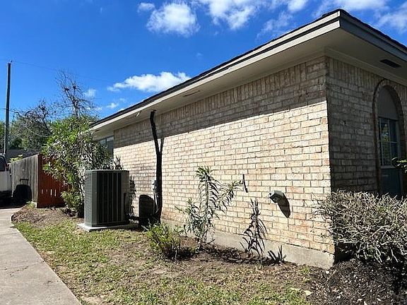 3rd image of 9231 Neff St