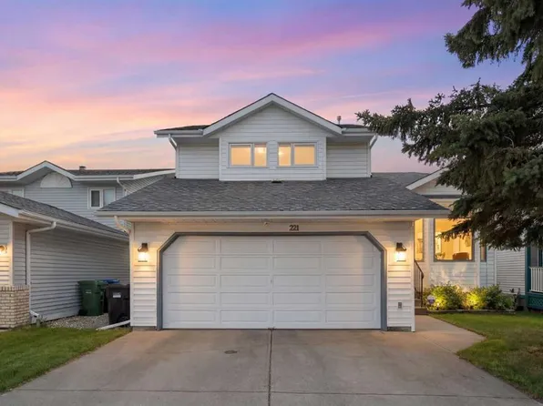 221 N Scurfield Pl NW, Calgary, AB T3L 1T3
