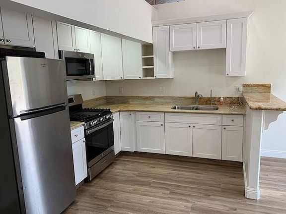 3rd image of 5121 E Lomita Ave