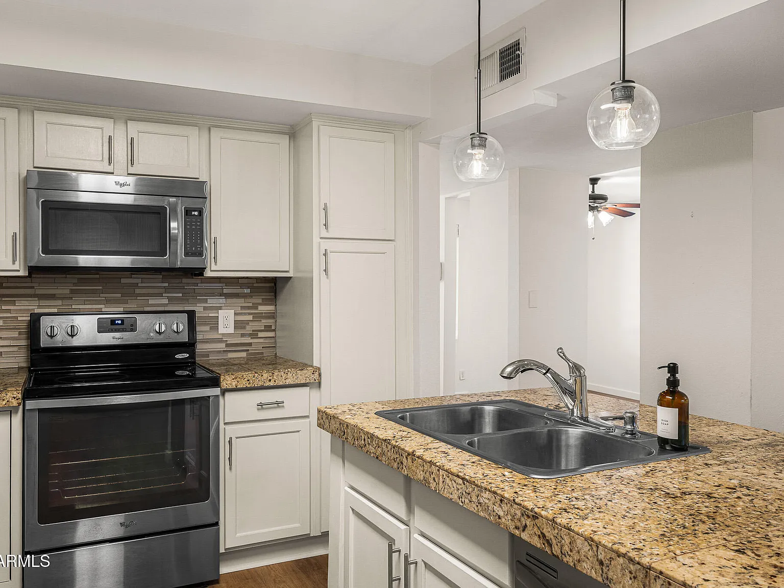 3 bed, 2.5 bath, 1836 sqft, $2,800 — Photo 1
