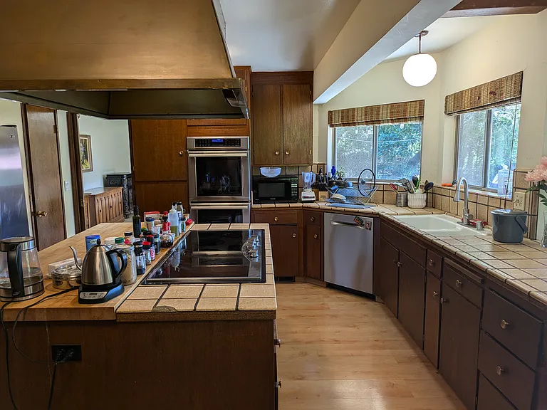 14407 Kingsley Ave — Photo 6
