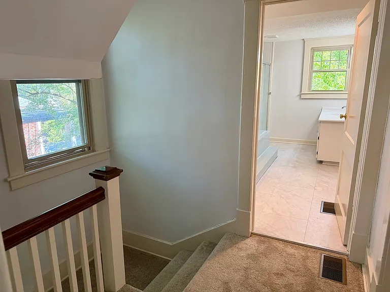 816 Maupas Ave — Photo 13