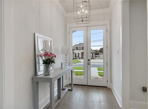3rd image of 621 Resor Ave