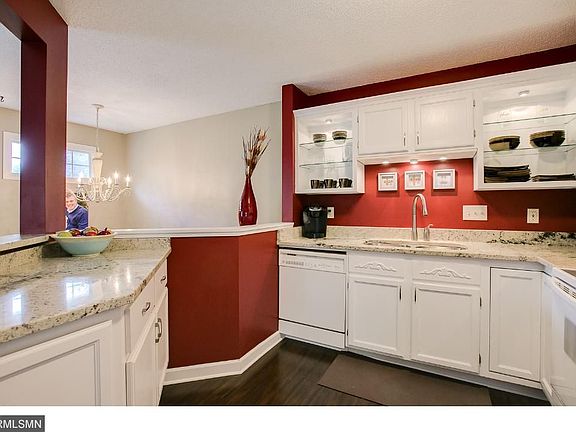 2nd image of 8851 Knollwood Dr