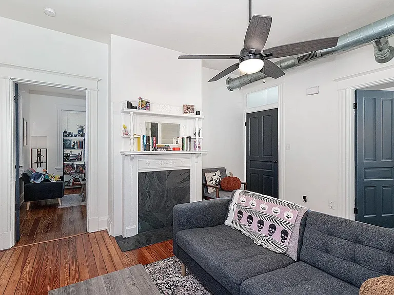 251 W 8th St #2 — Photo 9