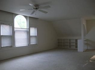 230 S Grove Ave APT 2, Oak Park, IL 60302