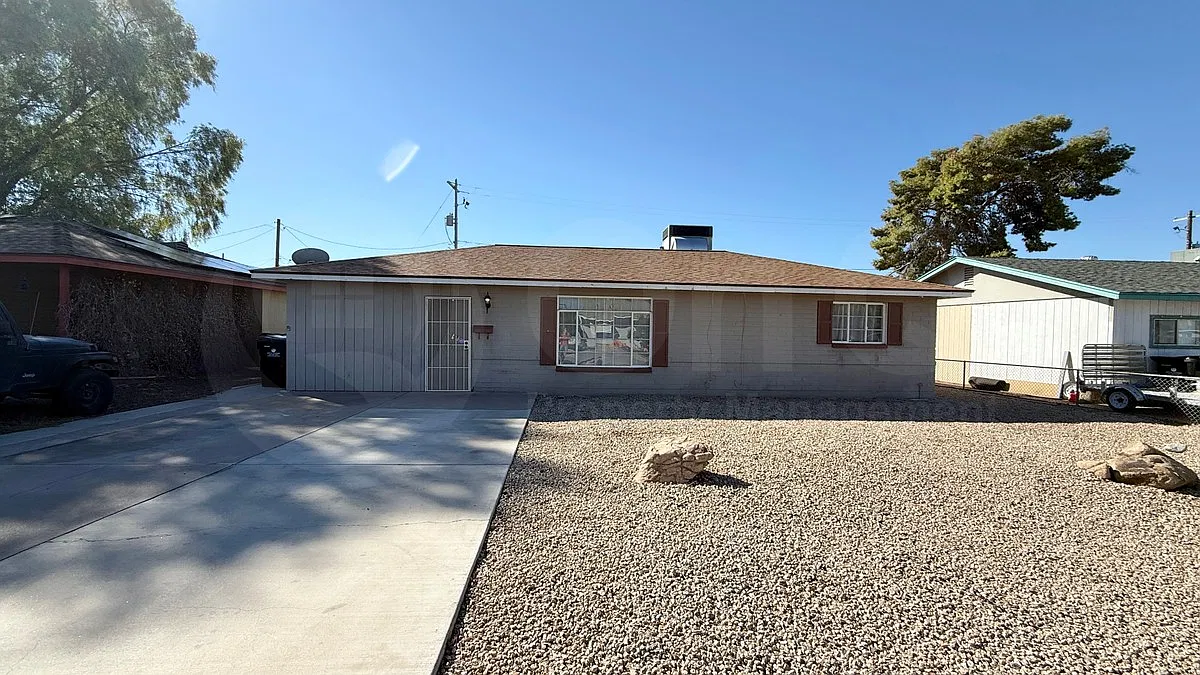 3 bed, 2.0 bath, 1472 sqft, $2,500 — Photo 2