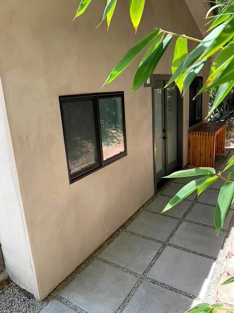 1 bed, 400 sqft, $2,500 — Photo 3