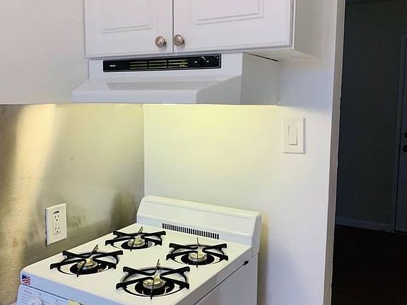 5th image of 1052 Redwood Hwy APT 213