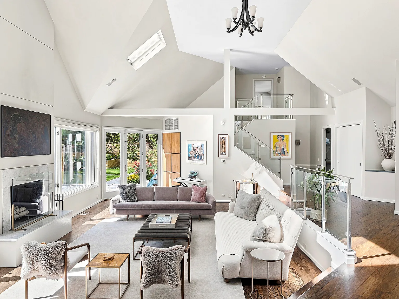 Private Five Acre Retreat — Photo 2