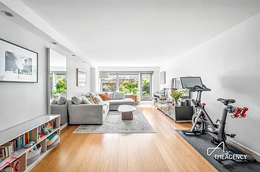 10 West 15th Street, #218