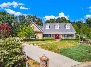 1546 Links View Dr, Salem, VA 24153