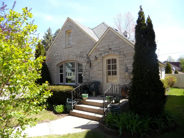 2202 S 70th St, West Allis, WI 53219