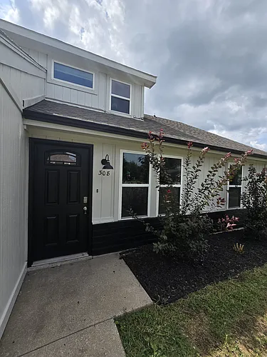 308 SE Melody Ln #A Photo 1 308 SE Melody Ln #A Photo 1