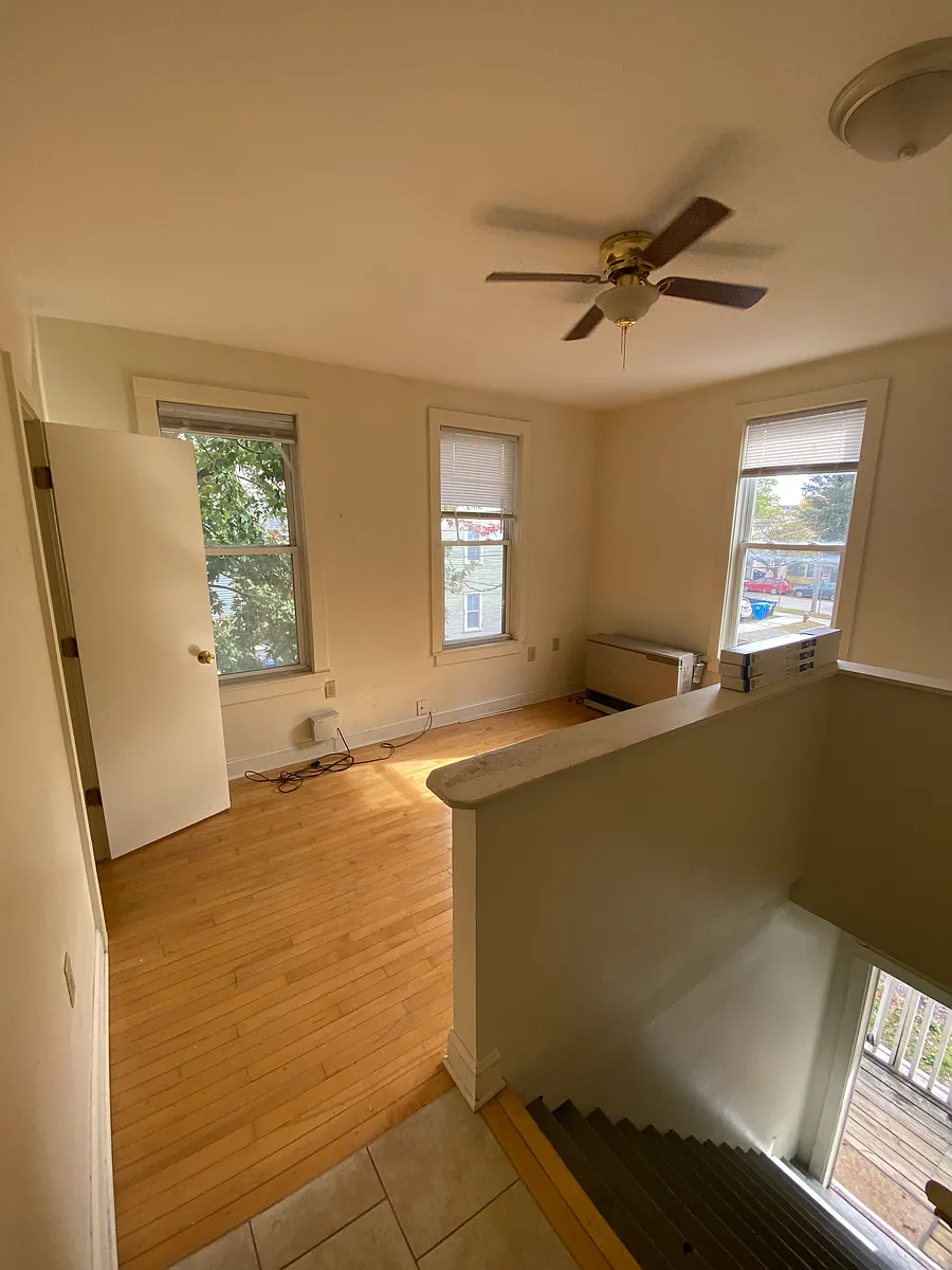 Building Photo - 11 Johnson St #B