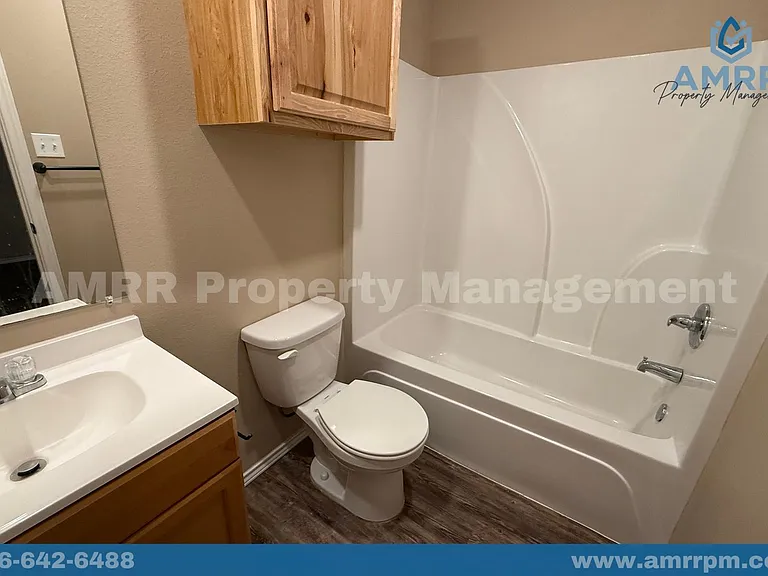 3422 E 3rd St — Photo 7