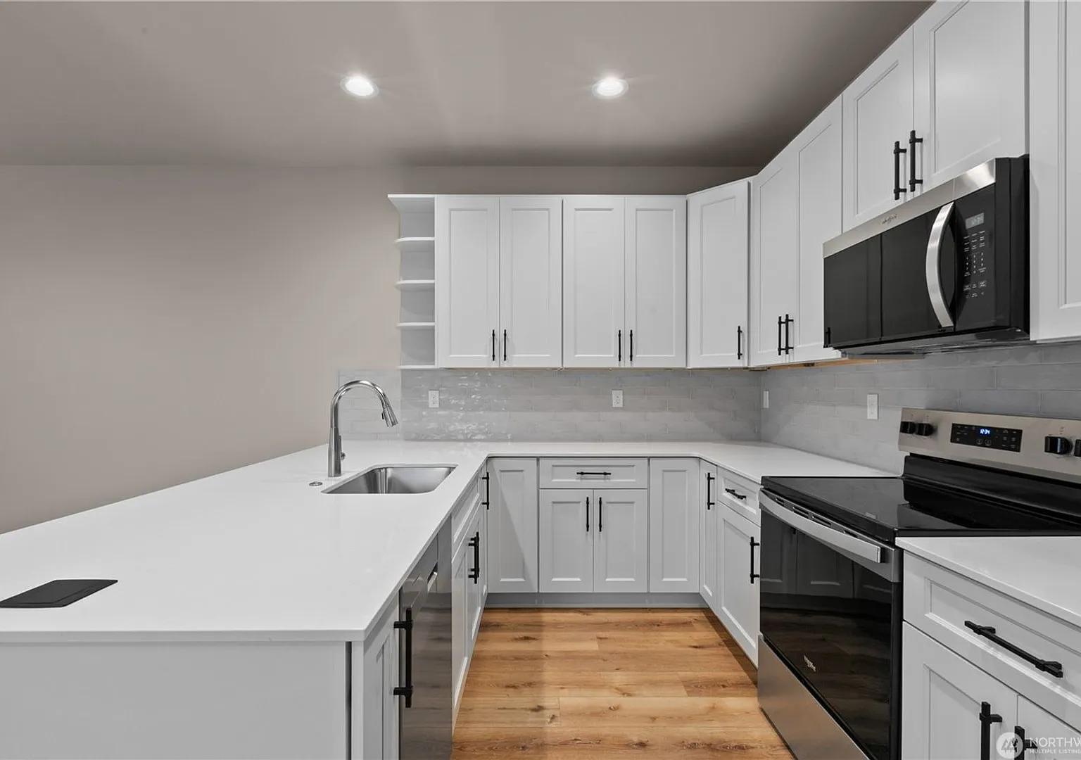 2201 DeJong Drive — Photo 4