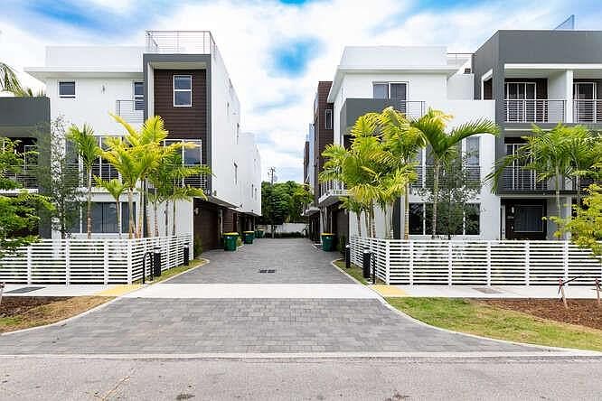1st image of 700 NE 14th Avenue #206