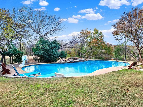 2nd image of 152 Valley View Ct