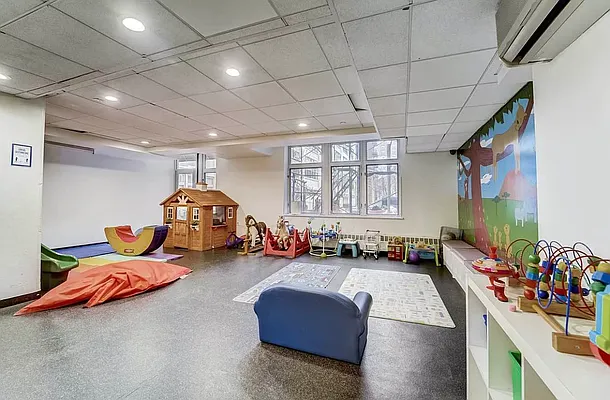 Sold by Oxford Property Group | media 14