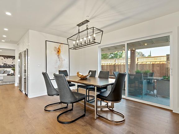 4th image of 1108 Silverlake Dr