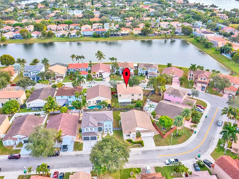 1663 E Harmony Lake Cir — Photo 40